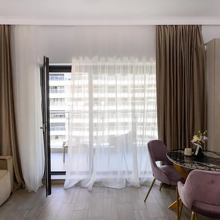 Black Pearl Loft Mamaia