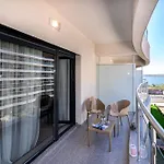 Black Pearl Loft Mamaia